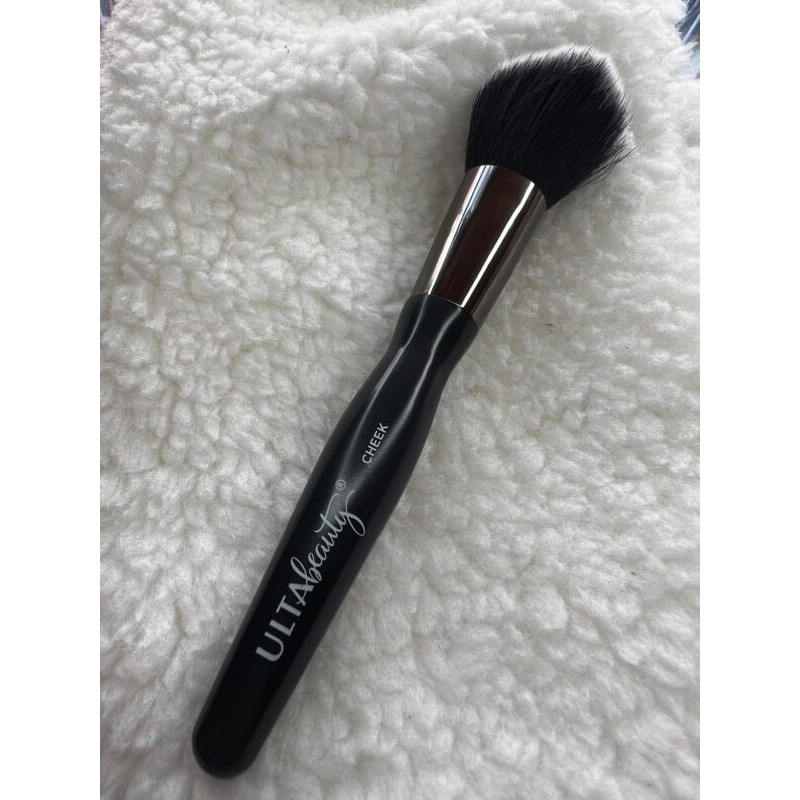 Ulta Beauty Brocha Mejillas